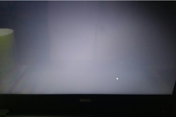 电脑开机后黑屏不显示桌面只有鼠标