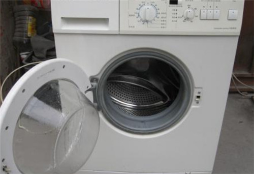 全自动洗衣机自己加水可以洗吗