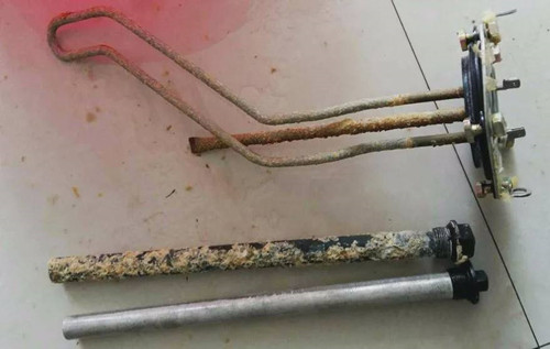 电热水器中的镁棒起什么作用
