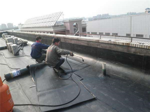 屋顶墙角漏水怎么处理